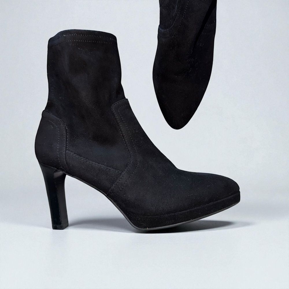 EUC AQUATALIA Weatherproof Reyna Black Suede Booties Size 8M with Dust Bag